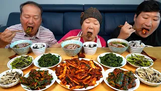 Korean homemade foods! Stir-fried squid & various side dishes - Mukbang eating show