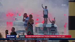 Oliver Dragojević posljednji put plovi prema Veloj Luci