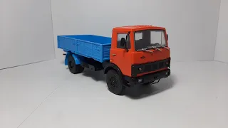 МАЗ-5337 Легендарные грузовики СССР Modimio collections. Масштабная модель автомобиля 1:43.