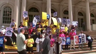 Rally held to support thousands of migrants arriving in NYC