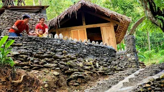 Making fences with natural stones, going to the market to sell bananas - Chúc Tòn Bình