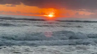 1 hour of relaxing sound of waves in the Kauai morning