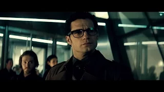 NOW THIS Batman V Superman trailer!!