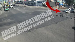 В Днепре на Донецком шоссе грузовик врезался в Toyota