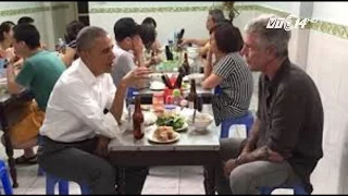 (VTC14)_Tổng thống Obama học cách dùng đũa để ăn bún chả như thế nào?