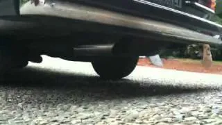 Mercedes 300D straight piped exhaust