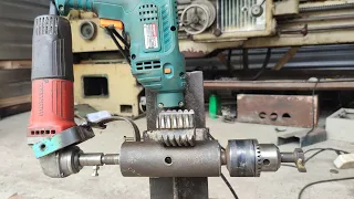 This combination lathe technique is not taught in school, making gears with a lathe
