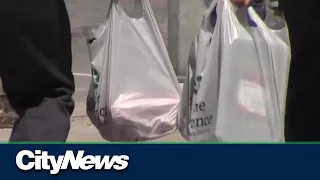Feds explain why compostable bags fall under plastic ban