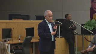 Houston ISD Superintendent Mike Miles holds parent meeting