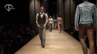 fashiontv | FTV.com - D&G MAN S/S 2010 MILAN