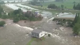24372 Krieg gelände aus CCTV Flood collapses dike in central China