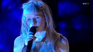 Aurora - Life on Mars (LIVE NIDAROSDOMEN)