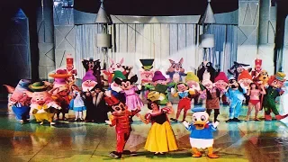 Rare Footage of Disney on Parade (1970s) - DisneyAvenue.com