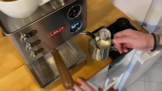 Making a Cappuccino v1.0 - Lelit PL91T Victoria - ThingsFromLife