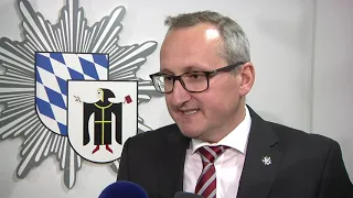 "Falscher Polizist" - LKA überführt drei Trickbetrüger in München