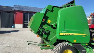 Köp Rundbalspress John deere 854 premium Maxicut på Klaravik