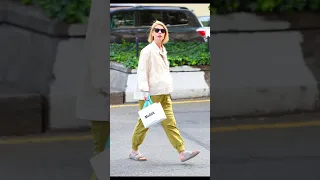 PREGNANT CLAIRE DANES TAKES A STROLL THROUGH N.Y.C. — SEE HER BABY BUMP!