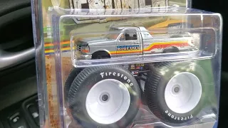 Greenlight Raw Chase - Kings of Crunch Series 5 /#7 ( 1996 Ford F250 Bigfoot )