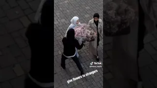 Give Flowers to Strangers (Video credit from TikTok)