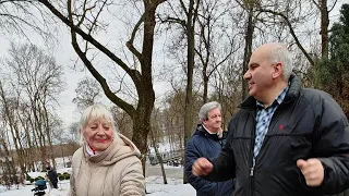 4.02.24г..."Надо было в Другую Влюбиться"... Пётр Сотник... звучит в Гомельском парке...