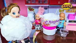 COTTON CANDY AND WET MATTRESS FUNNY FAMILY KATYA AND MAX Barbie dolls cartoons Darinelka TV