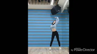 (mirrored) TWICE Momo - FANCY dance practice