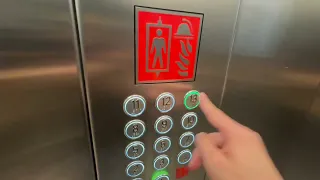 2022 Haushahn Aufzug in einem Seniorenwohnhochhaus in München