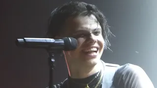 YUNGBLUD crying for 45 seconds