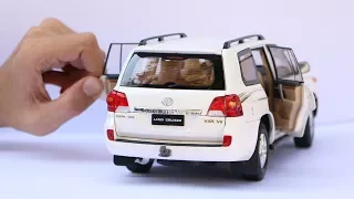 Unboxing of Toyota Land Cruiser V8 LC200 SUV 1:18 Scale Diecast Model Car