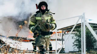 В Севастополе ликвидирован крупный пожар в складском здании в районе Камышового шоссе