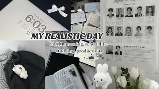 MY REALISTIC DAY🧘🏻🎧🥛 встаю в 6 утра, школьный день, изучение языков & more