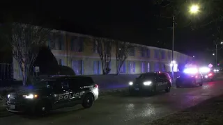1 dead, 1 injured after double shooting at apartment complex in southeast Houston, police say