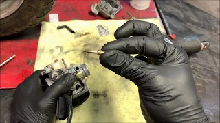 Cleaning a scooter carburetor