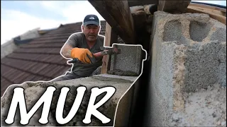 MUR SOUTIEN PIGNON (on maçonne en étant sur le toit) -  Rénovation Béton DIY Episode #54