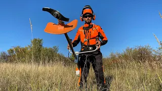 Destroying some bushes with Stihl Fs 561 C-EM with 320 mm shredder blade.