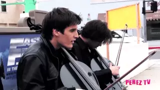 2Cellos do Michael Jackson's "Smooth Criminal" (Perez Hilton Street Performance)"