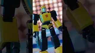 Robosen Bumblebee Robot G1 Performance Toy #bumblebee #transformers #shorts #reveal #unboxing