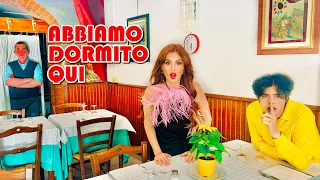 CI SIAMO NASCOSTI 24 ORE IN UN RISTORANTE !!! - by Charlotte M.