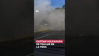 Captan volcadura de tráiler en La Pera - N+ #trailer #accidentes #mexico