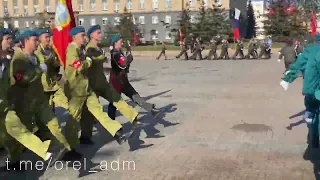 Орловские юнармейцы прошли в марше в честь победного партизанского парада 1943-го года