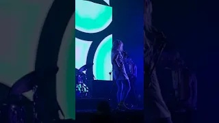 Paramore Caught in the Middle LIVE in Manila 2018