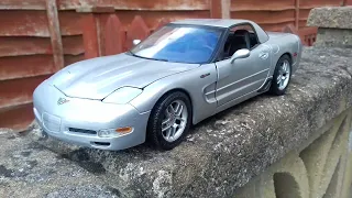 Chevy Corvette C5 by Maisto in scale 1:18