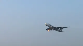 Singapore Airlines 747 bird strike! Mumbai Int’l Airport✈️