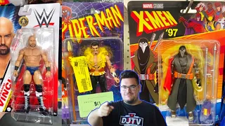 RARE WWE & MARVEL LEGENDS ACTION FIGURES TOY HUNT! CRAZY FINDS!