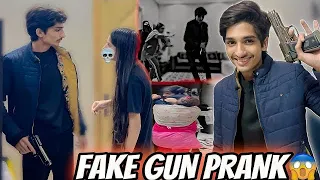 FAKE GUN PRANK MOM & SISTER 😱|| AJ TO END HO GAYA😂|| #funnyvideo #familyvlog #dailyvlog