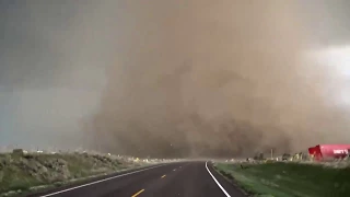 4 Unbelievable Natural Disasters Caught on Tape 01