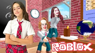 ESCAPE DO PROFESSOR ASSUSTADOR NA ESCOLA COM O IT A COISA E A PENNY (Escape School Obby) - ROBLOX