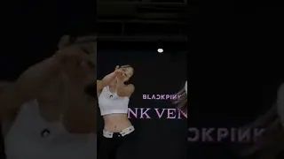 Same movement by Mamamoo and Blackpink(no hate)