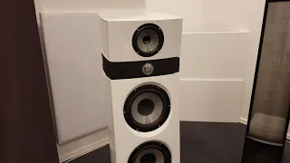 Focal Maestro utopia evo med Pass Labs XP22 & XA100.8 och Chord Dave dac är en grymt bra kombo