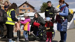 Украинцы спешат покинуть восток страны